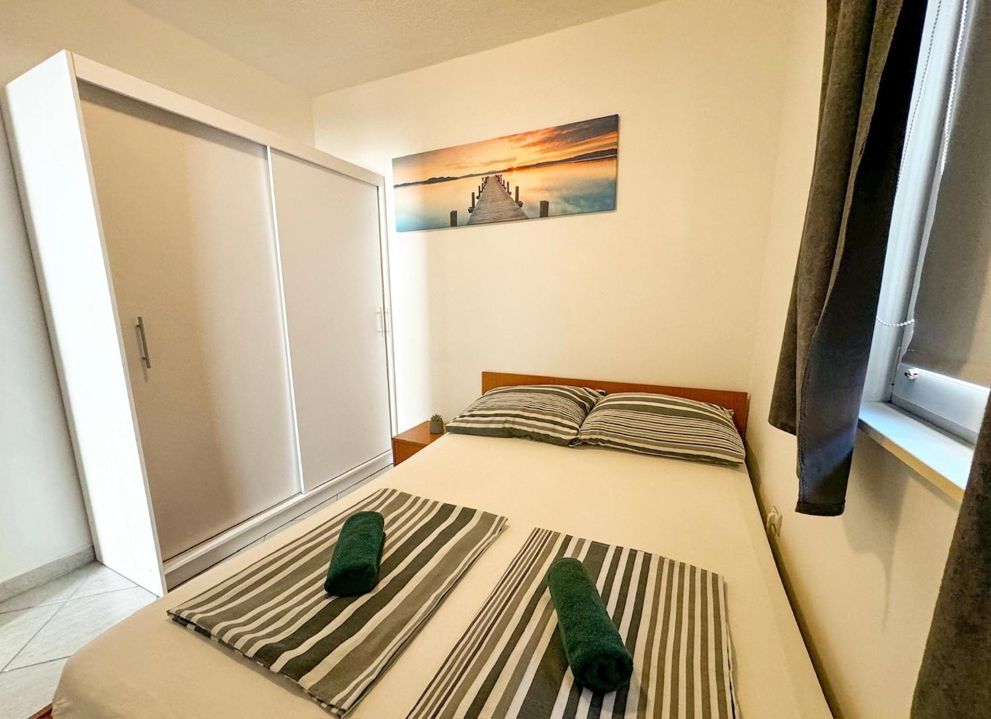 Apartmani Cvangic Vir Exterior photo